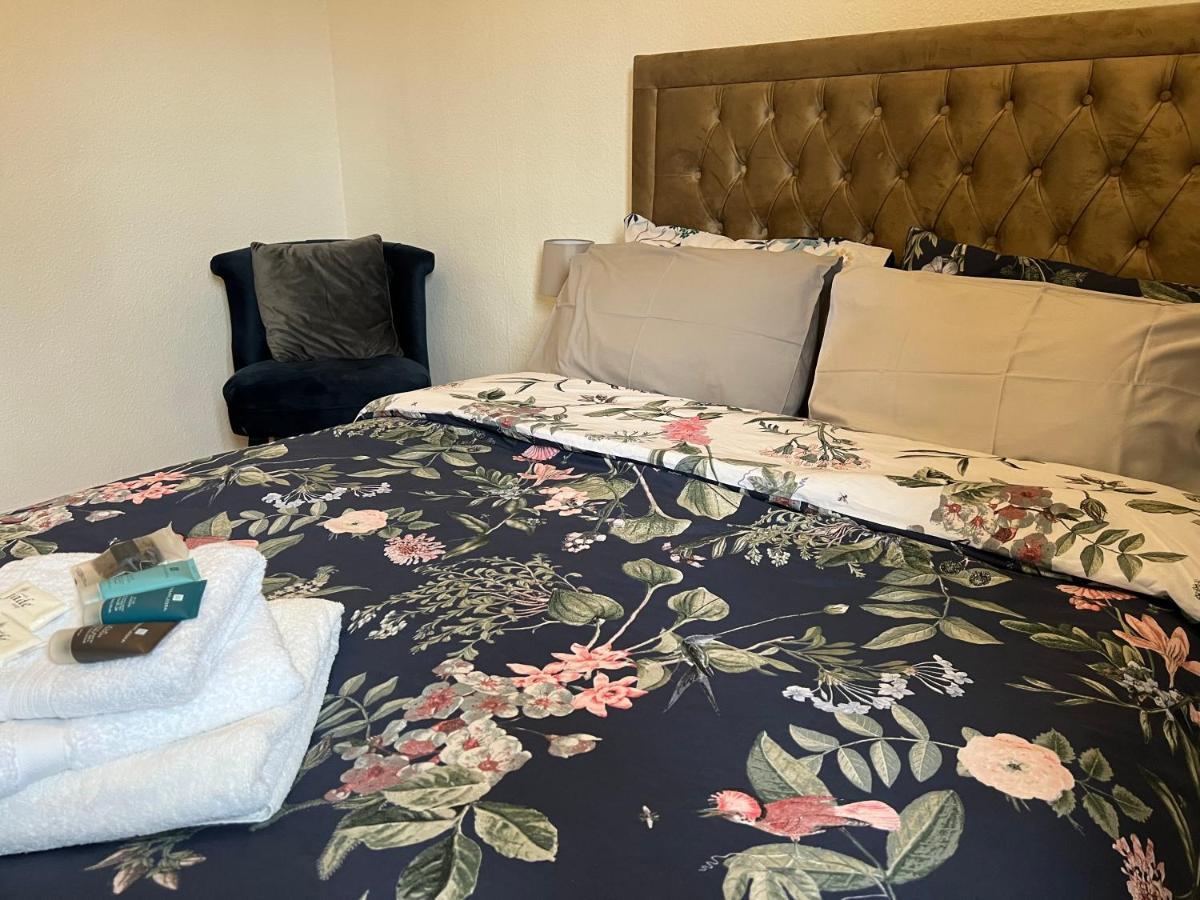 Apartment Park View Serviced - Next To Northolt Tube Station - Near London & Wembley Northolt (Greater London)